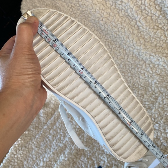 Louis Vuitton time out sneaker - Picture 13 of 17